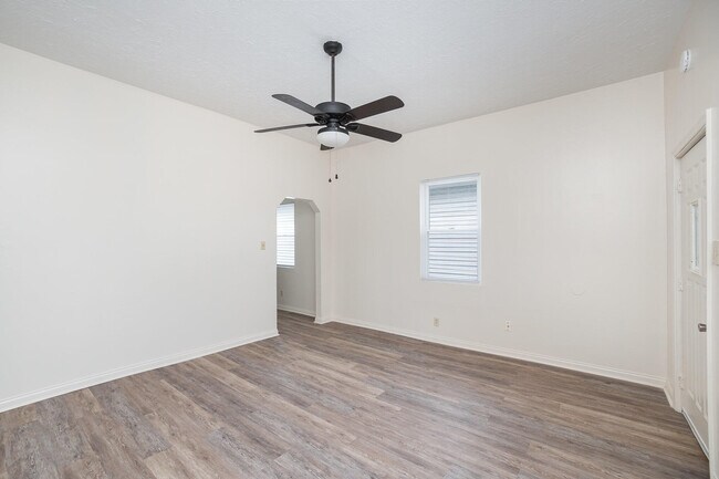 Photo - 127 5th Ave