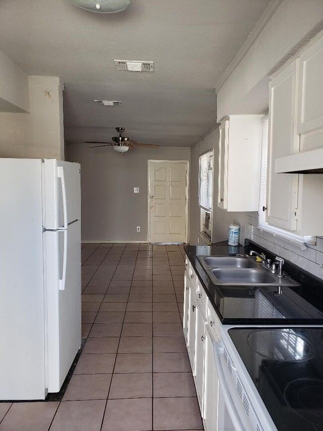 Photo - 2934 Chestnut Ave