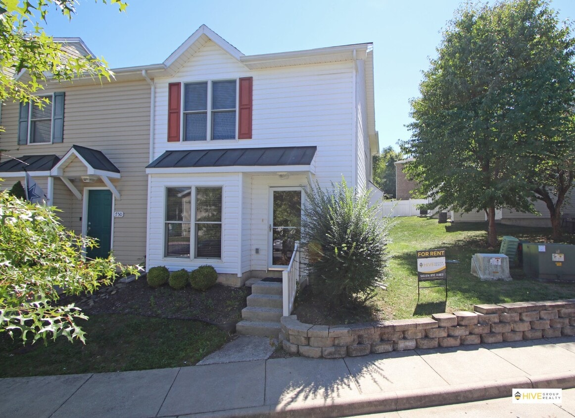 Photo - 760 Camelot Lane