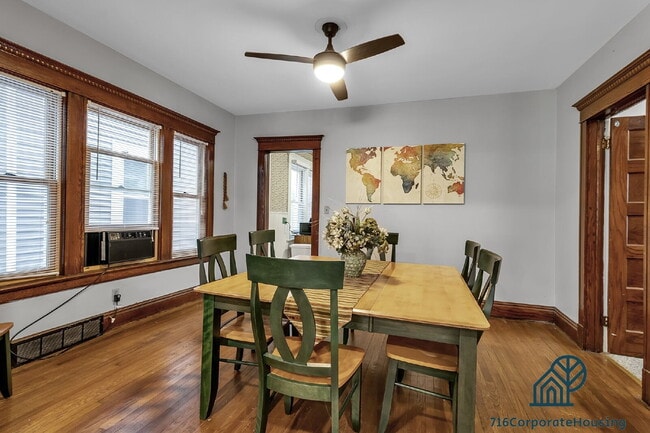 Building Photo - Furnished 3-Bedroom Lower Apartment on Bird Ave Unit 1