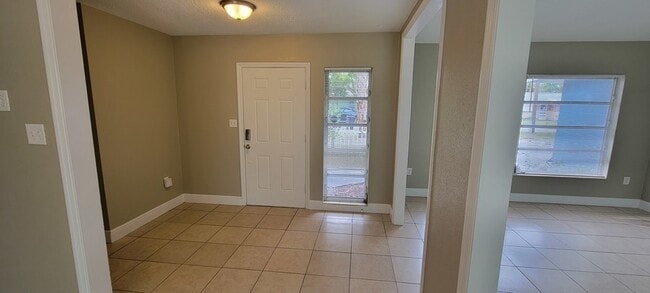 Photo - 6430 Polk St