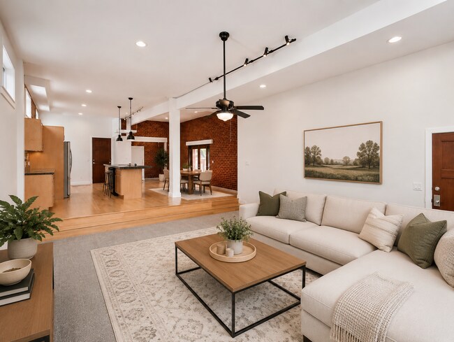Photo - 415 W 4th Ave