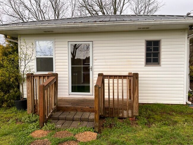 Photo - Cute 2 bed/ 1 Bath! Available now!