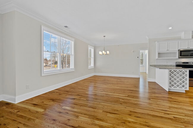 Photo - 73 W Main St