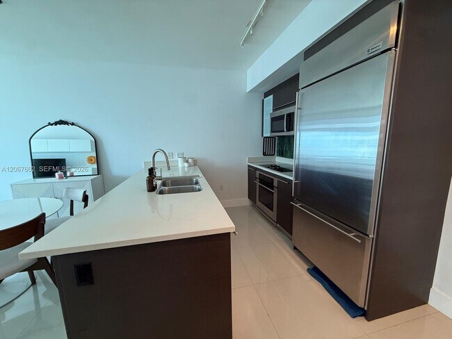 Photo - 500 Brickell Ave Unit 2706