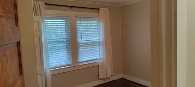 Photo - 213 Dennis St