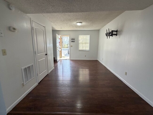 Photo - 2 Bedroom 1.5 Bath Duplex