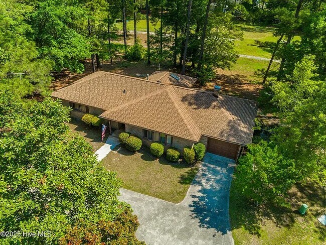 Photo - 37 Calabash Dr