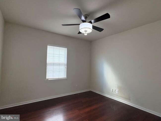 Photo - 537 Prizer Ct