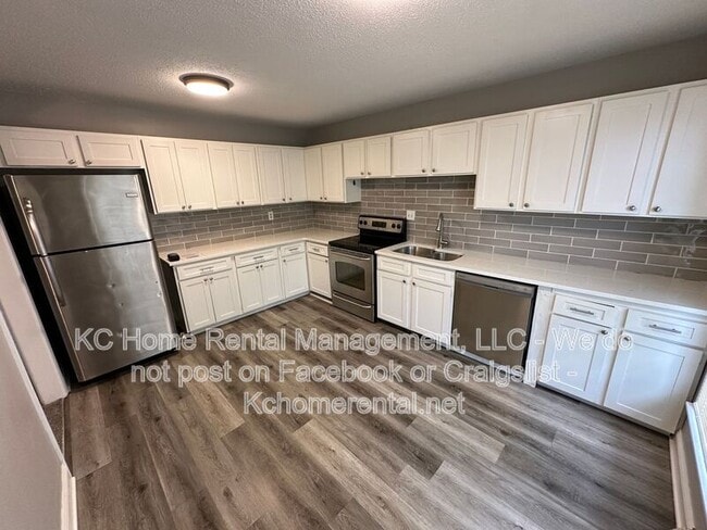 Photo - 708 NW Mock Ave