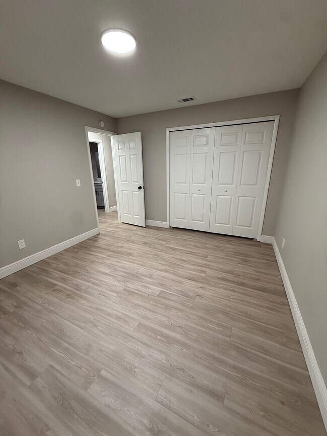 Photo - 2539 Christine Dr Unit House for rent (utilities included)
