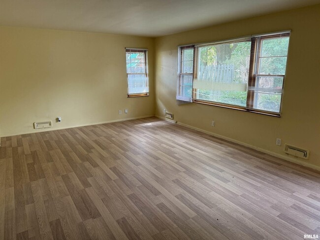 Photo - 2944 S 5th St