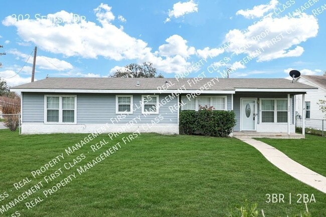 Building Photo - 302 Senisa Dr