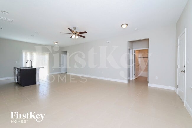 Photo - 650 Hudson Valley Dr