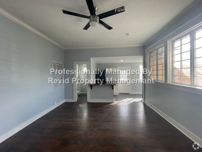Building Photo - 56 N Willett St Unit 56 # 3 Rental
