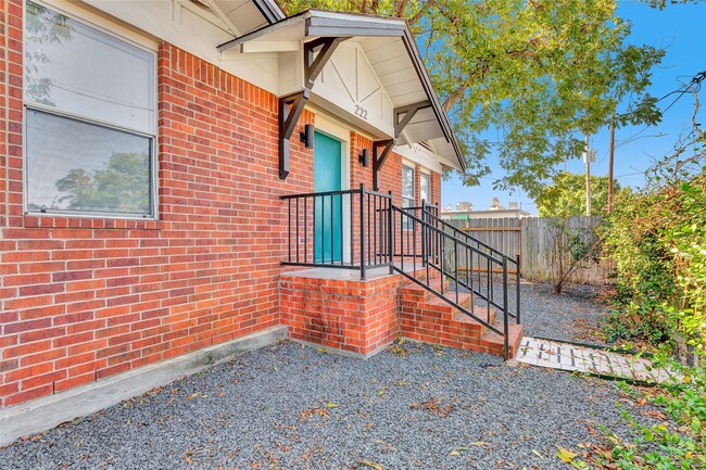 Photo - 222 Moody St