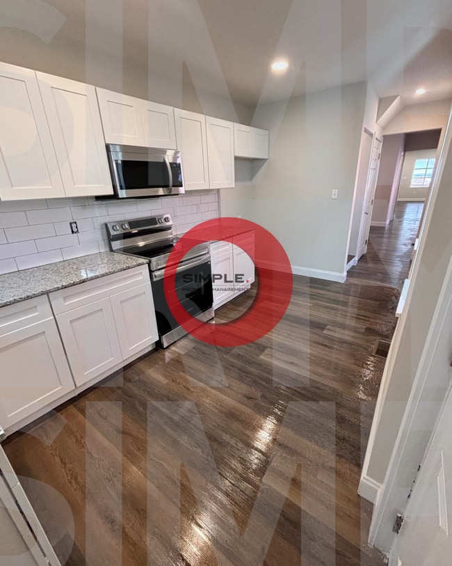 Photo - Huge 3 bedroom 1.5 bath fully renovated
