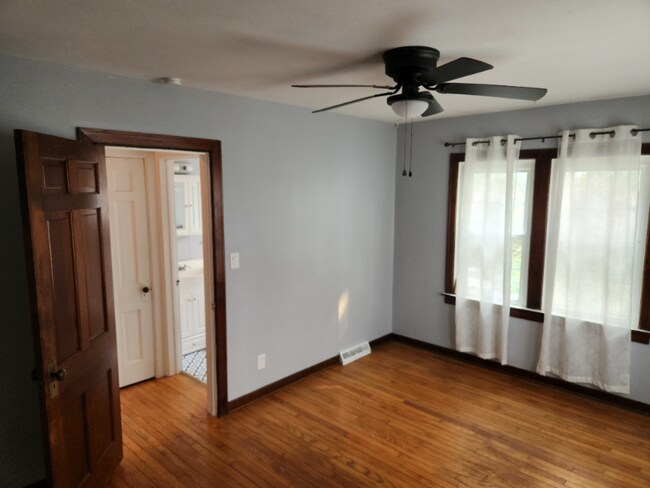 Photo - 216 E Washington St