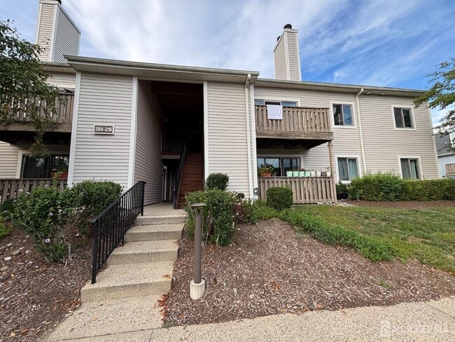 Photo - 215 Aspen Dr