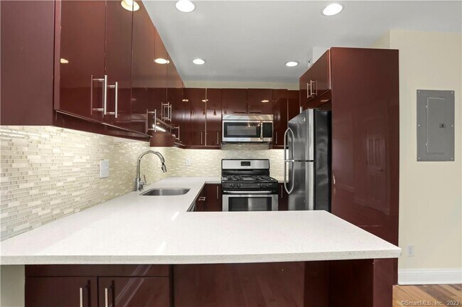 Photo - 550 Connecticut Ave