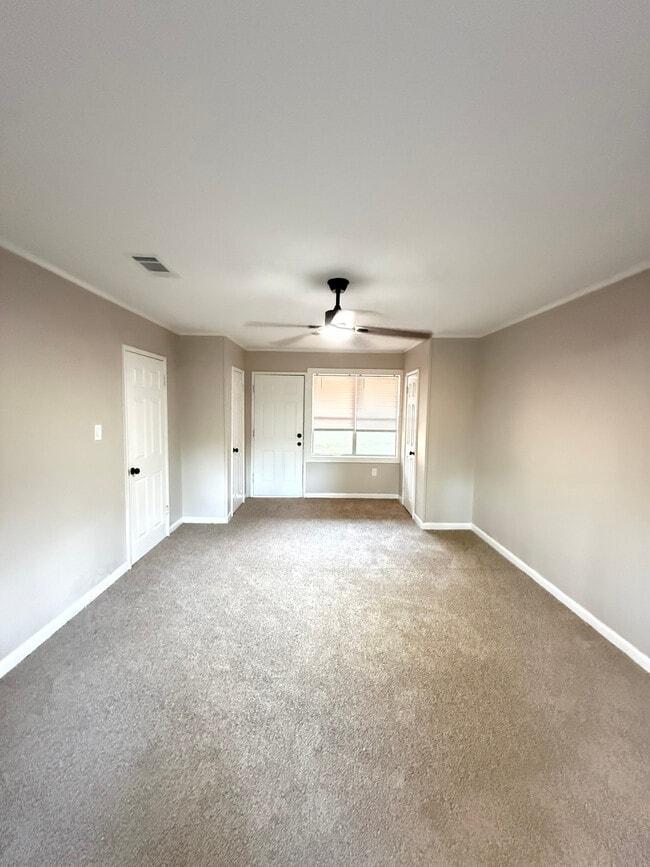 Photo - 27 Ford Loop