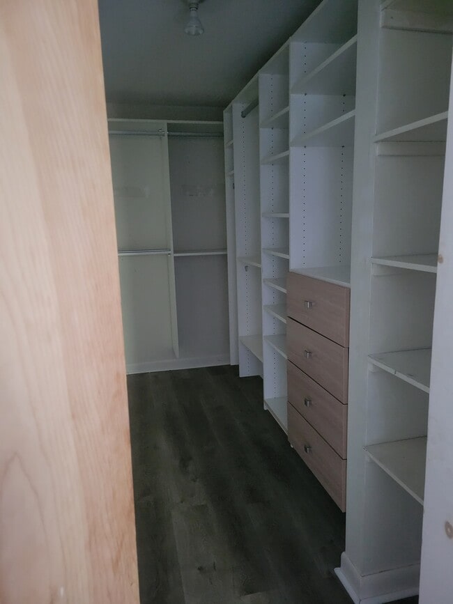 Building Photo - 3 Shadowbrook Ln Unit 27