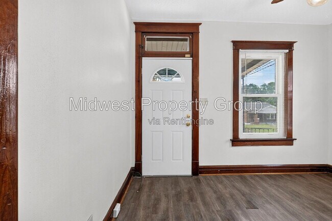 Photo - 1208 Verl Pl