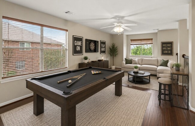 10807 Oak Bayou Ln