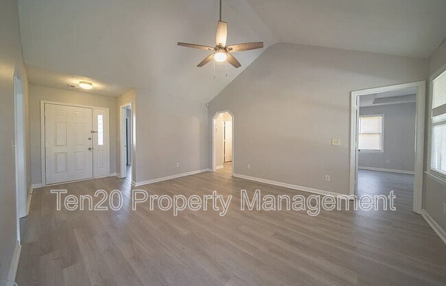 Photo - 3007 Longmont Ln