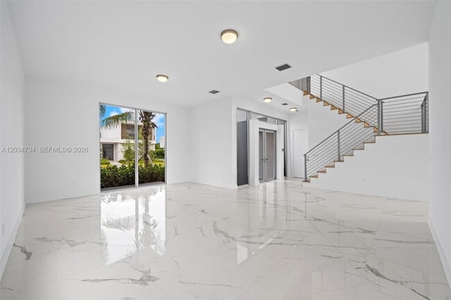 Photo - 16710 Botaniko Dr N
