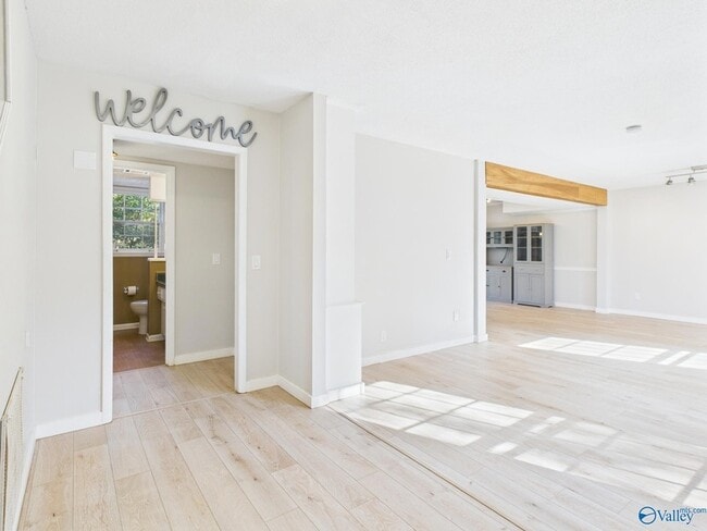 Photo - 2521 Lancelot Dr SE