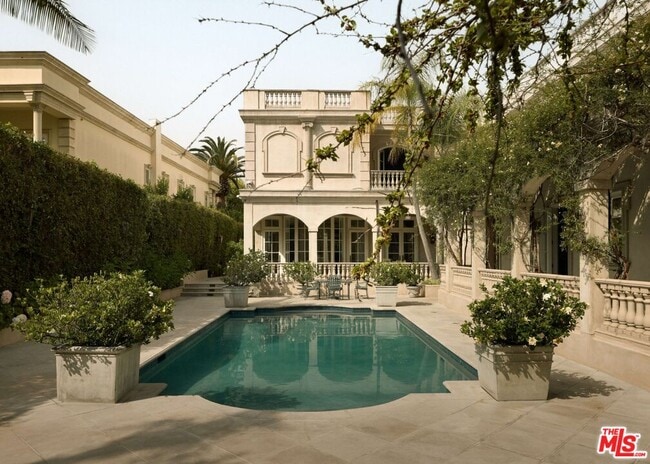 Photo - 628 N Rodeo Dr