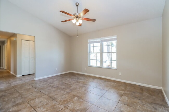 Photo - 16136 Villa Dr