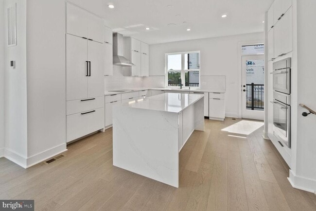 Building Photo - 5353 ZENITH OVLK Rental