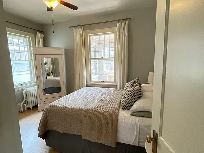 Photo - 822 W 42nd St