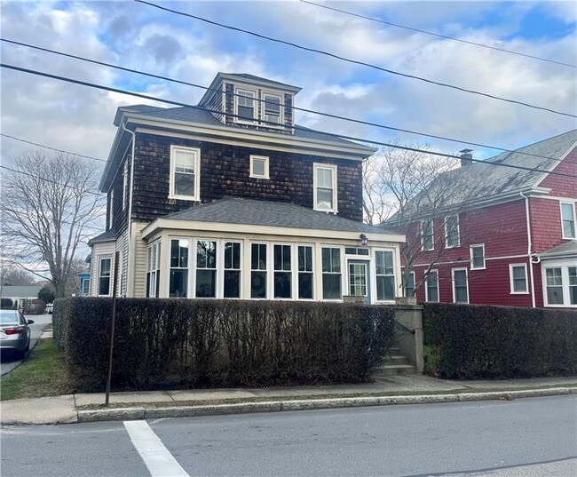 Building Photo - 132 Gibbs Ave Unit 1