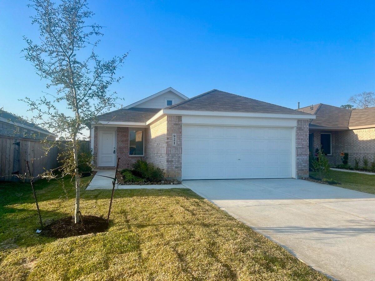 Photo - 921 Lago Laceno Ln