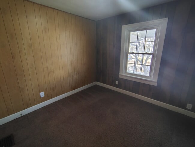 Photo - 2439 Chase St