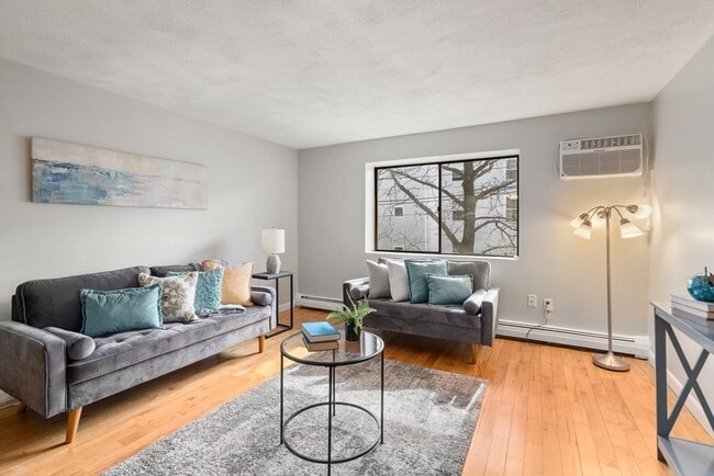 Building Photo - 84 Grant St Unit 12R Rental