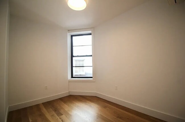 Photo - 223 E 93rd St