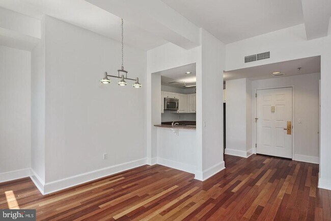 Photo - 1500 Chestnut St Unit 14B