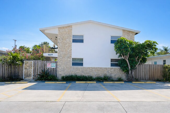 Photo - 1609 S Federal Hwy Lake Worth, FL 33460