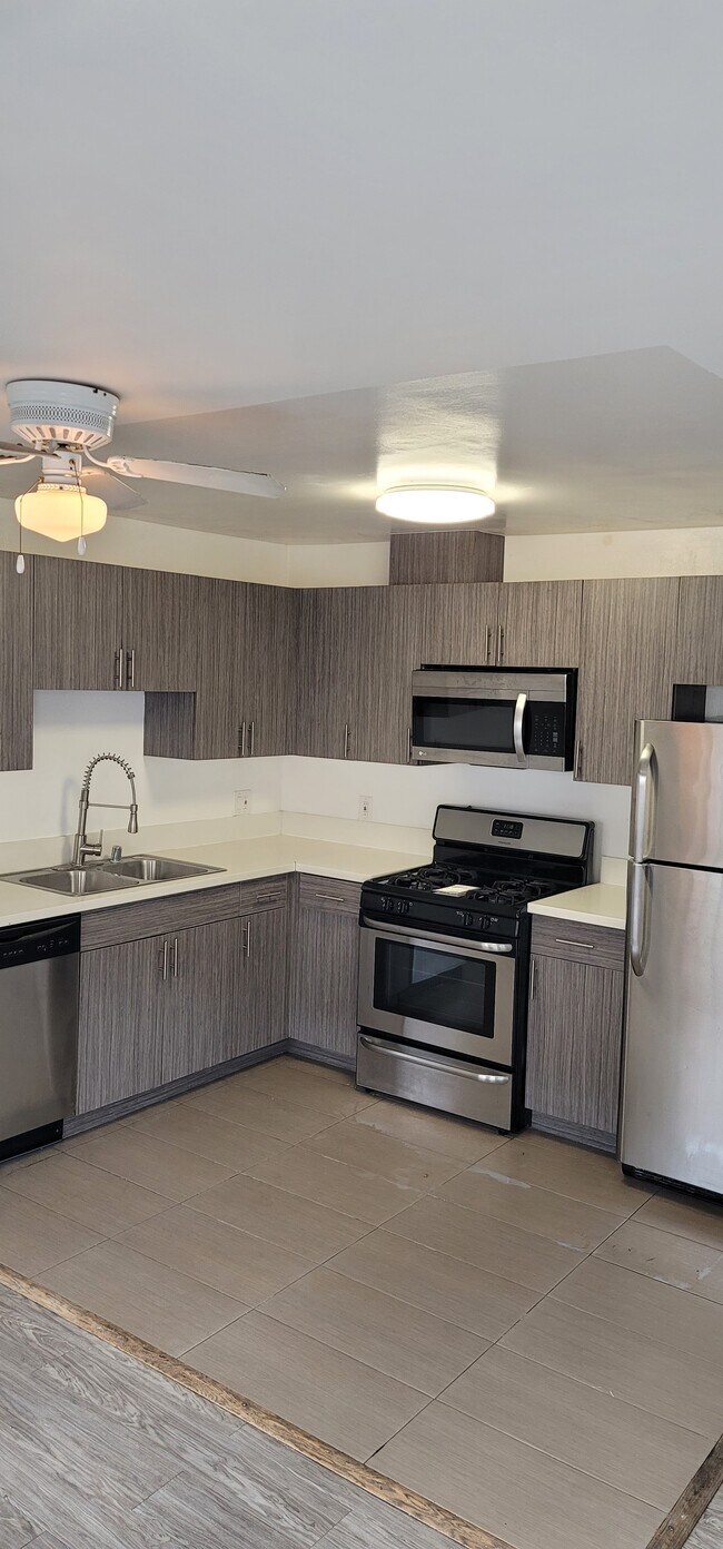 Photo - 4906 Rosewood Ave Unidad 103