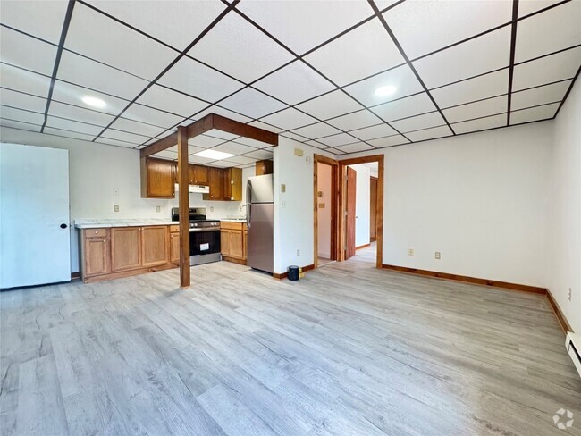 Building Photo - 126 Robinson St Rental
