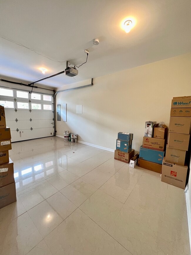 Photo - 51 W 19th St