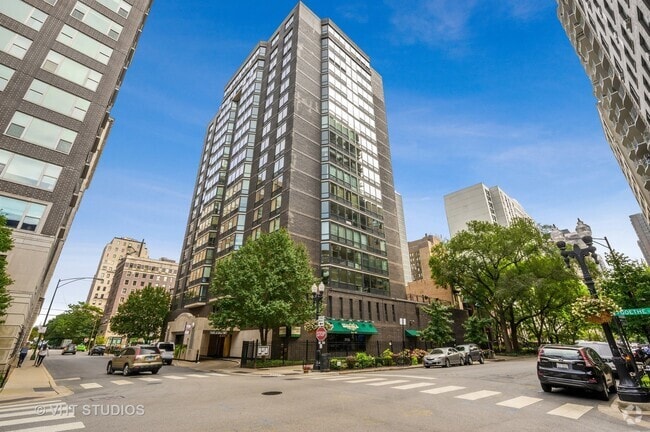 Building Photo - 21 W Goethe St Unit 9D Rental