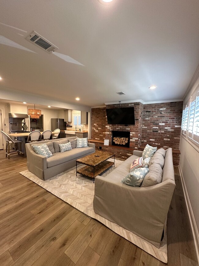Photo - 1220 Beanland Dr