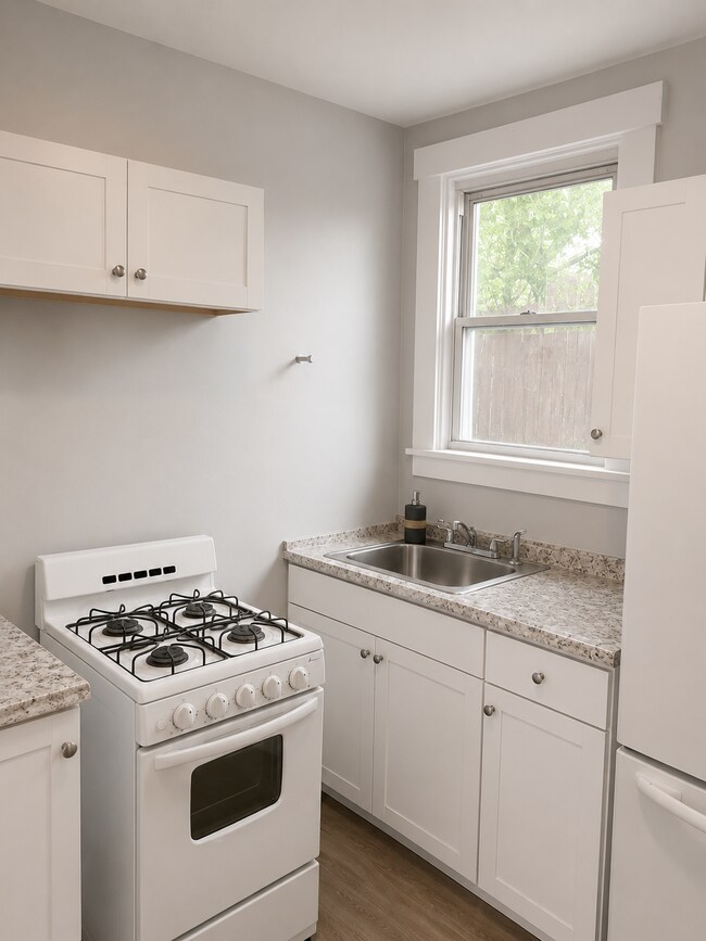 Photo - 749 Hampshire Ave