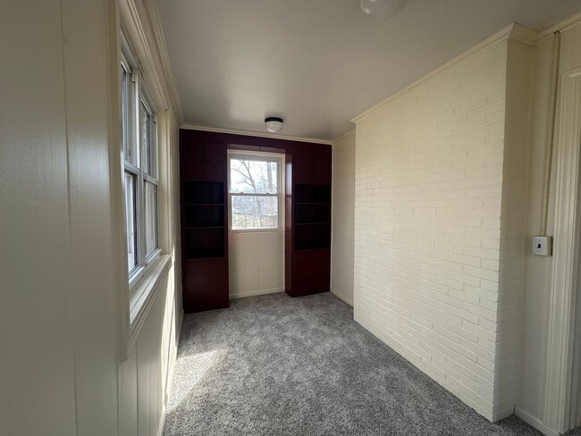 Photo - House in Bedford with Lot of Outdoor Space.