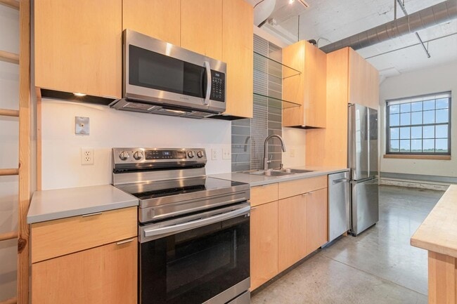 Photo - 730 Stinson Blvd NE